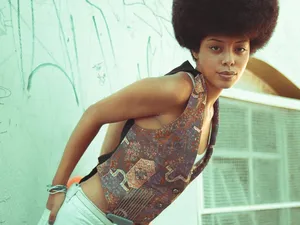 Twist Out Ponytails with Zig Zag Parts