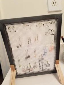 diy earring holder